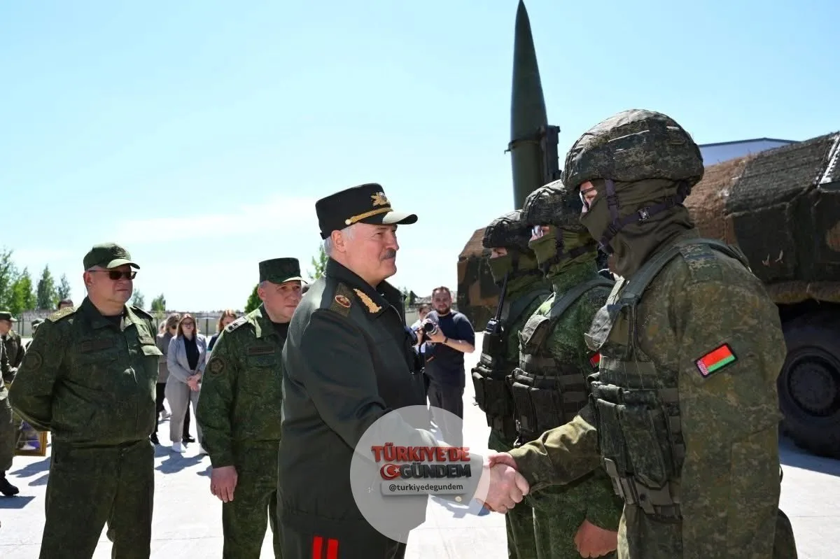 SON DAKİKA: Rusya, NATO sınırındaki ülkelere yakın bir noktada bulunan Belarus'a en az 130'dan fazla nükleer savaş başlığı konuşlandırdı. Rusya ve NATO nükleer savaşa mı hazırlanıyor?