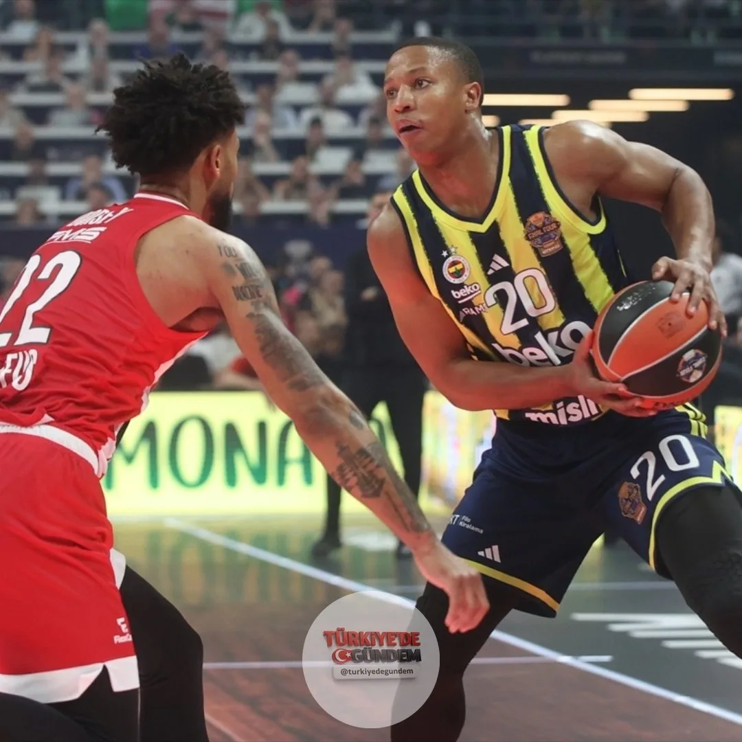 Fenerbahçe Beko, Basketbol Şampiyonlar Ligi Dörtlü Finali'nde Olympiakos'a 79-61 mağlup olarak yarı finalde elendi.