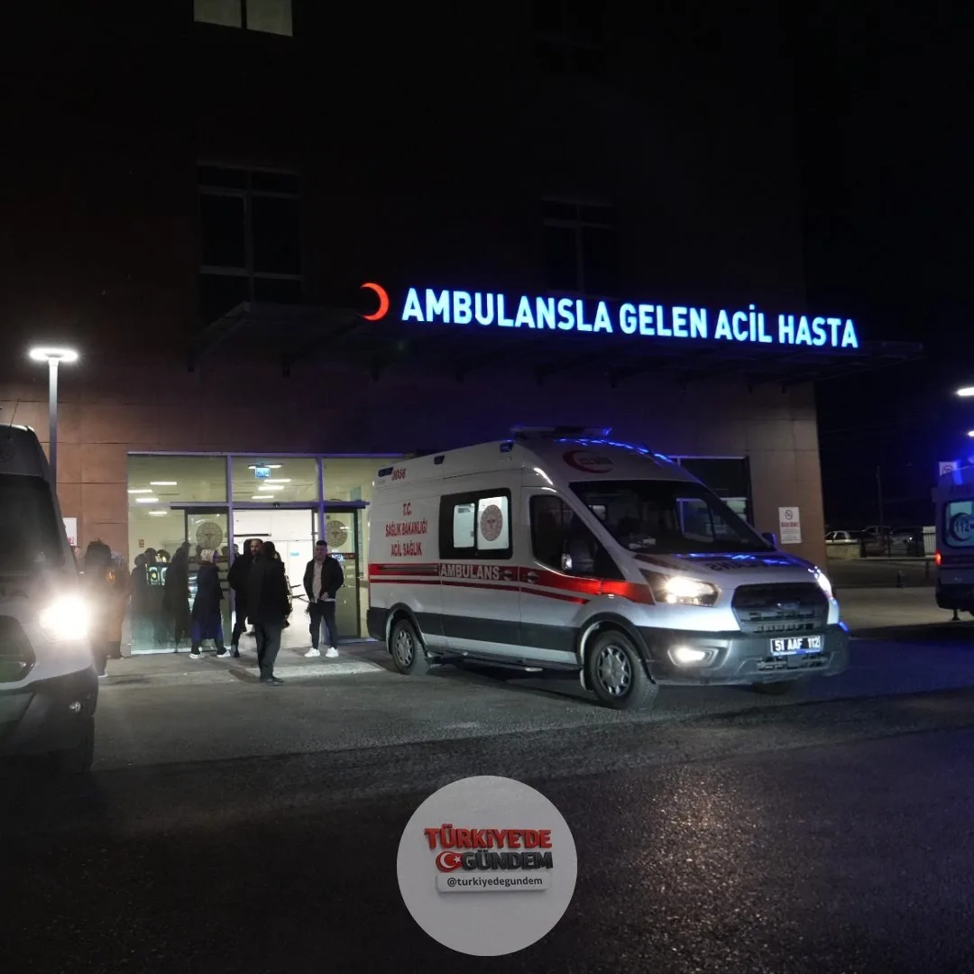 Niğde’de aile içinde çıkan tartışmanın bıçaklı kavgaya dönüşmesi sonucu kayınpeder ağır yaralanırken, damat gözaltına alındı