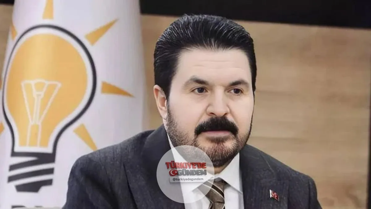 Savcı Sayan: Kaynağımdan aldığım son bilgiye göre, Kemal Kılıçdaroğlu’nu arayıp “yanındayız” diyen milletvekili sayısı 109’a çıkmış. İsim listesini de bana gönderdiler. Patron Kemal Kılıçdaroğlu’dur. Hiç kimse CHP’de bölünme olacağını, Ekrem İmamoğlu