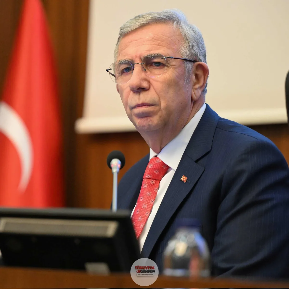 Yeniden Refah Partisi Genel Başkanı Fatih Erbakan: "Seçim ikinci tura kalırsa ve Mansur Yavaş sağ partilerden birinin adayı olursa Erdoğan karşısında destekleriz. CHP'den aday olması durumunda desteklememiz mümkün değil."