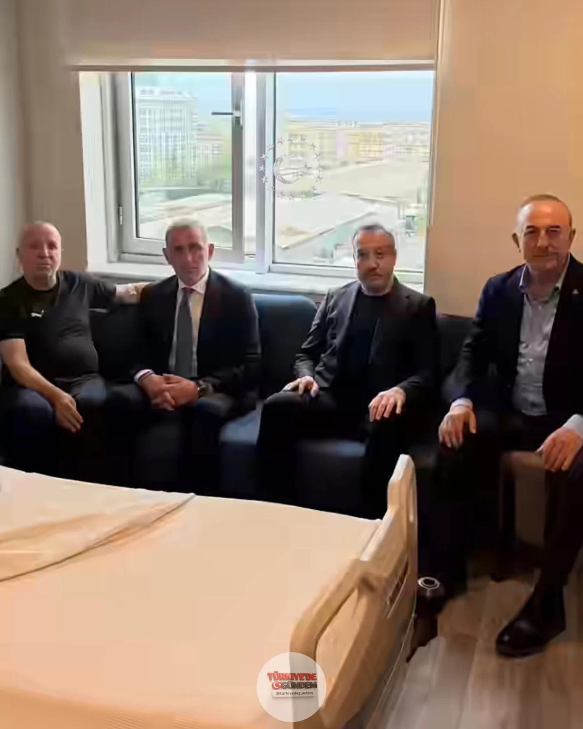 TFF Başkanı İbrahim Hacıosmanoğlu, Mevlüt Çavuşoğlu ve Hasan Çavuşoğlu’na taziye ziyaretinde bulundu