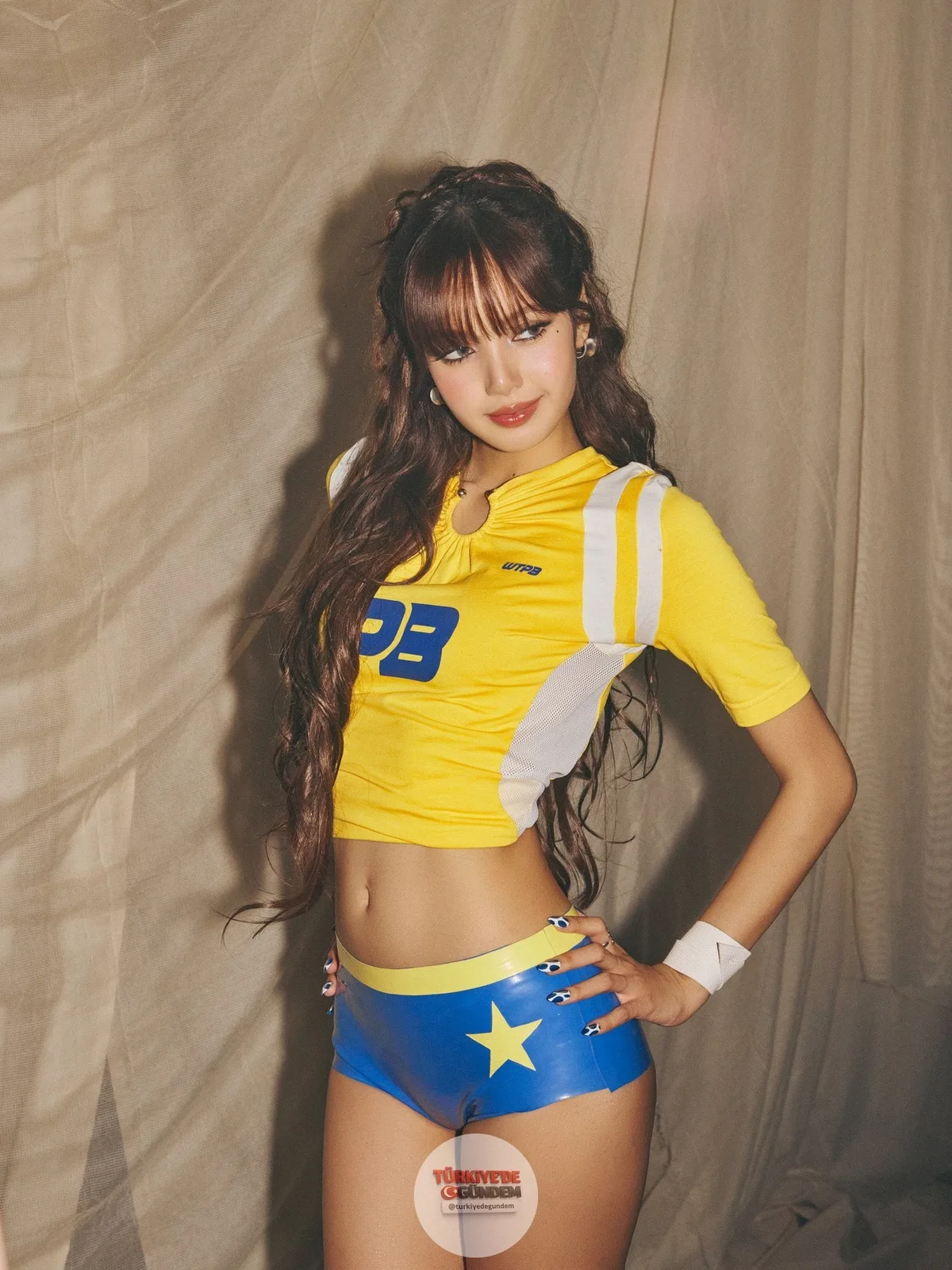 Rap dünyasının yıldızı Lisa, güzelliğiyle dikkat çekti