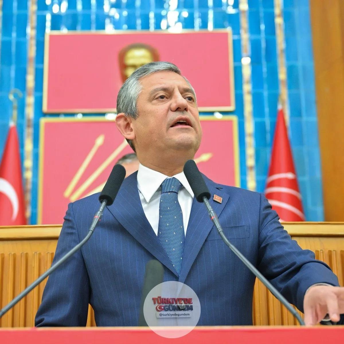 Özgür Özel: “Kılıçdaroğlu'nu aradım, ulaşamadım. Telefonu kapalıydı. Beni ararsa görüşürüz.” Kemal Kılıçdaroğlu: “Özgür bey beni arayacağını söylemişti ancak henüz beni aramadı. Ben arkadaşlarımla görüştükten sonra sizi arayacağım demişti ancak bu ol