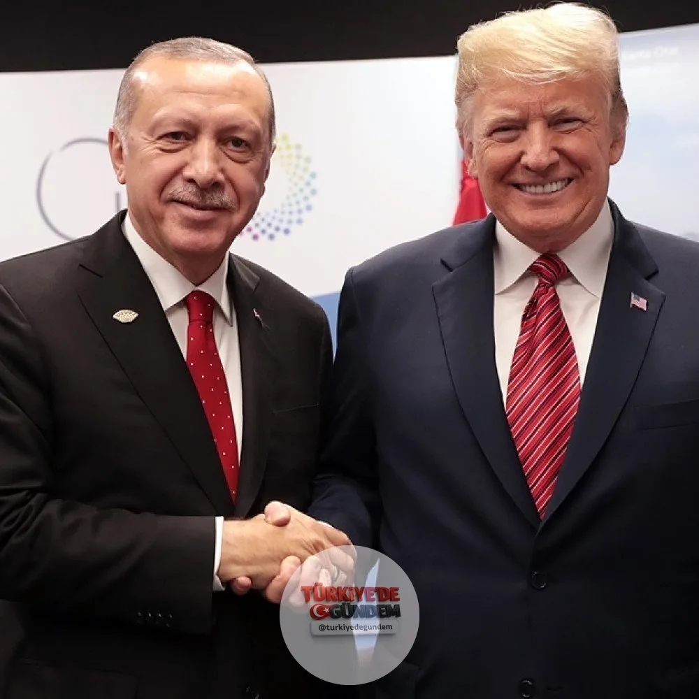 Donald Trump: "Teşekkürler Cumhurbaşkanı Erdoğan!" Cumhurbaşkanı Erdoğan'a ait olarak belirttiği söylem: "Başkan Trump, dünyanın asırlardır beklediği lider. Sadece güçten bahsetmiyor, o gücün ta kendisi."