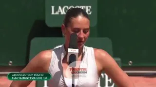 Roland-Garros'taki ilk tur galibiyetinin ardından Marta Kostyuk: "Kariyerimin en zor maçlarından biriydi. Bu sabah, ailemin evinin 100 metre uzağında bir füze binayı yerle bir etti... Bugün tüm düşüncelerim ve kalbim Ukrayna halkıyla birlikte."