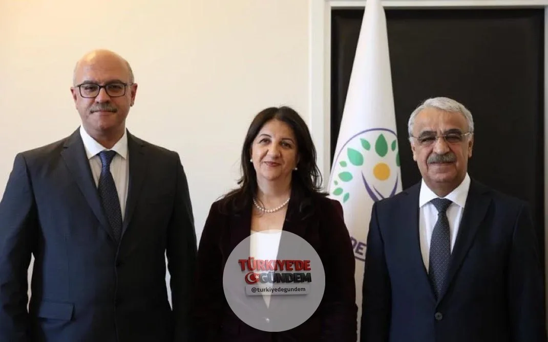 | DEM Parti İmralı Heyeti Üyeleri, teröristbaşı Öcalan ile görüşmelerinin ardından İmralı’dan döndü