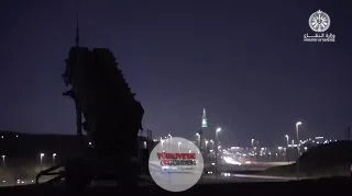 Suudi Arabistan, hac dönemi öncesinde Mekke ve Medine’nin hava sahasını korumaya yönelik savunma hazırlıklarını en üst seviyeye çıkardı. Riyad, artan bölgesel güvenlik riskleri ve İHA tehdidi nedeniyle Patriot ve Skyguard hava savunma unsurlarını kut