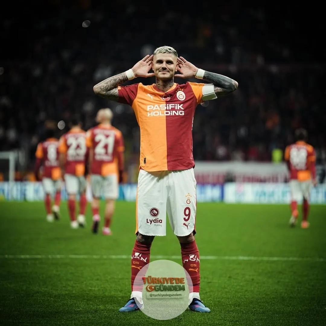 Mauro Icardi, Olympiakos’tan gelen teklifi reddetti. • Arjantinli golcü, kariyerine üst seviyede devam etmek istiyor. • Galatasaray’daki geleceği ise belirsizliğini koruyor. (Fabrizio Romano)