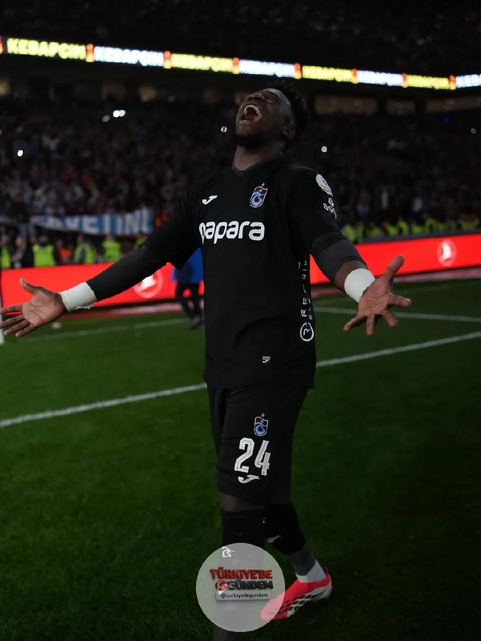 Andre Onana, Trabzonspor’a veda etti: “Bu ailenin bir parçası olmaktan gurur duyuyorum. Görev tamamlandı. Herkese en iyi dileklerimle.”