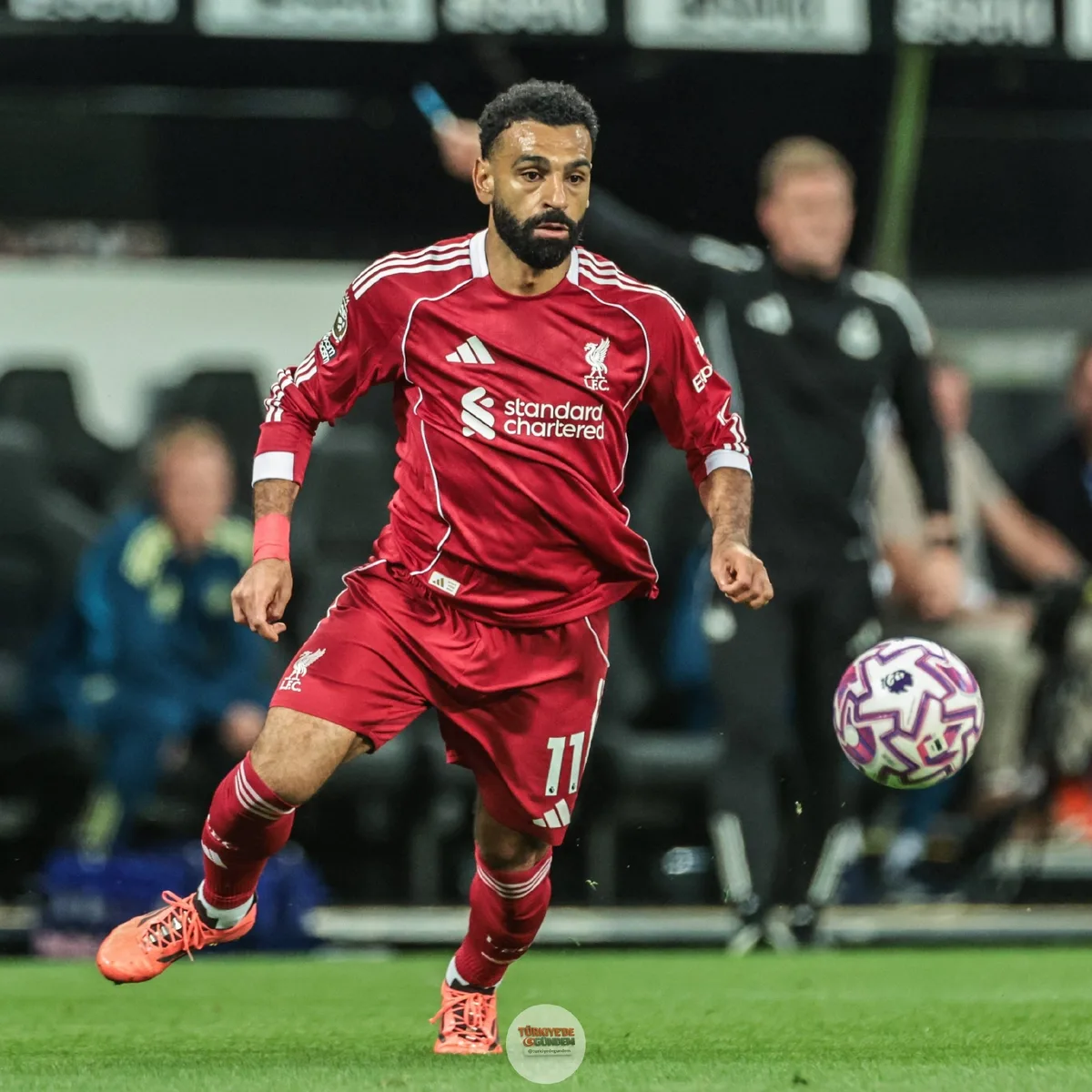 Fenerbahçe, Mohamed Salah ile yıllık 20 milyon Euro, 1+1 yıllık anlaşma konusunda el sıkıştı. Başkan adaylarından Aziz Yıldırım veya Hakan Safi’nin seçilmesi halinde, Salah Fenerbahçe’ye transfer olacak. (Sabah)