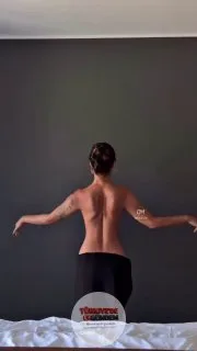 Yabancı fenomenin yaptığı yılan dansı sosyal medyada viral oldu