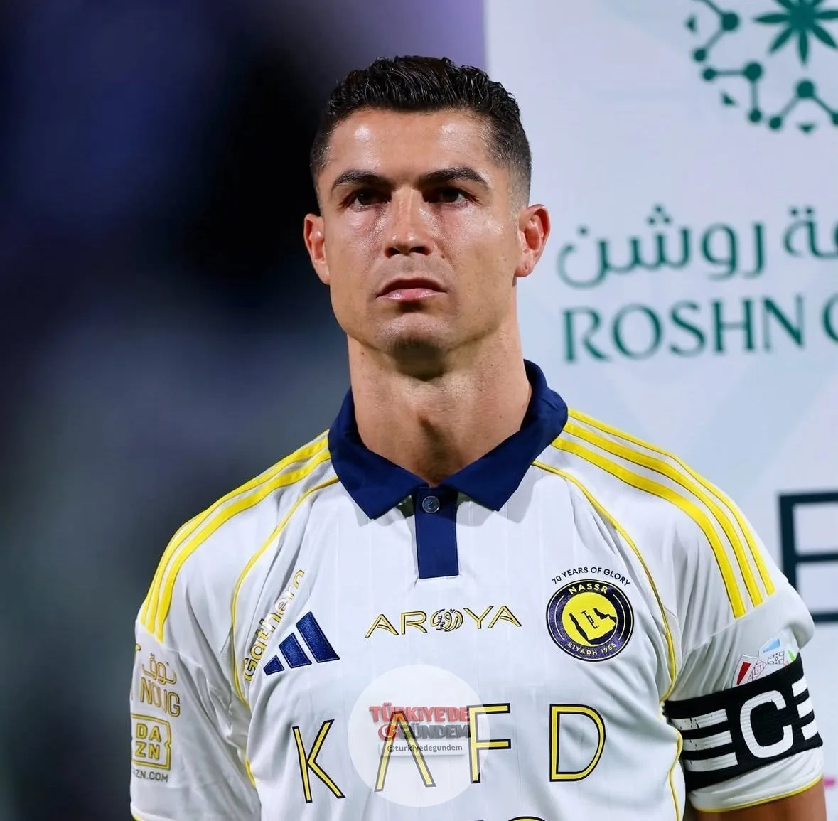 Cristiano Ronaldo, son 12 ayda elde ettiği 300 milyon dolarlık kazançla 2026 yılının en çok kazanan sporcusu oldu.