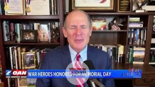 Radikal sol ülkemizi karalamaya çalıştığında, istismar ettikleri her bir özgürlüğün bedelinin bir Amerikan askerinin kanıyla ödendiğini neden hep unutuyorlar? Bu akşam, Real America programında Dan Ball ile birlikte; tarihçi ve yazar William Federer