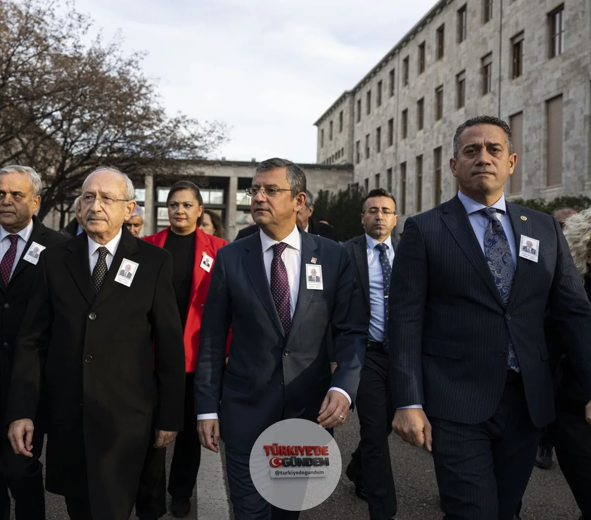 Kemal Kılıçdaroğlu’nun, parti örgütü içerisinde "Allah belasını versin" dediği CHP'li Ali Mahir Başarır'ı "affedilmez" olarak gördüğü ve Başarır'ın kesin ihracı için çalışma başlatacağı öğrenildi. (Sözcü)