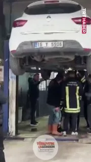 Erzincan'da itfaiye ekiplerinin otomobilin motor kısmından çıkaramadığı kedi, sanayi sitesinde kurtarıldı.