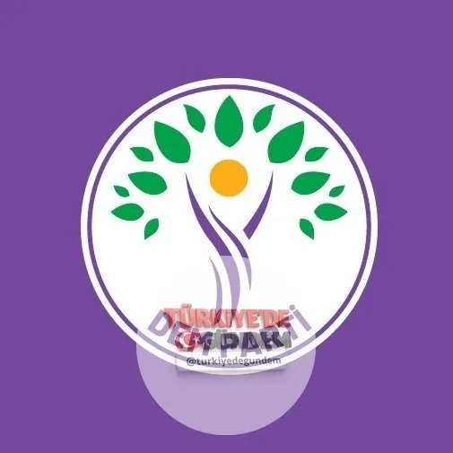DEM Parti, Kemal Kılıçdaroğlu ile bayramlaşmayacağını açıkladı. DEM Parti'nin bayramlaşacağı partiler ise şöyle: AK Parti, MHP, DEVA Partisi, Yeniden Refah Partisi, Saadet Partisi, Gelecek Partisi, Anavatan Partisi ve Doğru Yol Partisi.