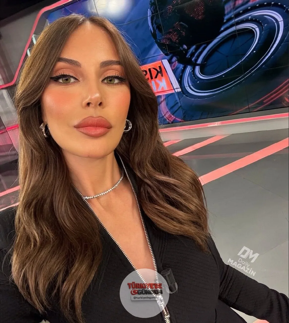 Beyaz TV Ana Haber sunucusu Hande Sarıoğlu, bayramda ekranda olacağını duyurduğu paylaşımındaki güzelliğiyle sosyal medyada dikkat çekti.