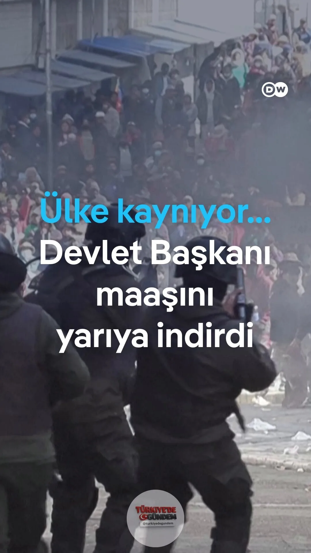 Bolivya'da ekonomik krize karşı devam eden protestolar üzerine Devlet Başkanı, kendi maaşını ve bakanların maaşlarını yarıya indirdiğini duyurdu.