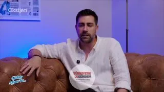 Çağlar Ertuğrul, Derya Pınar Ak ile olan partnerliği hakkında şunları söyledi: "İlk haberimiz çıktığında insanlar ikiye bölündü, yorumları gördüm. Yaş farkından dolayı bizi yakıştırmayanlar oldu. Prens dizisinde ise bizi birbirimize yakıştırıyorlardı