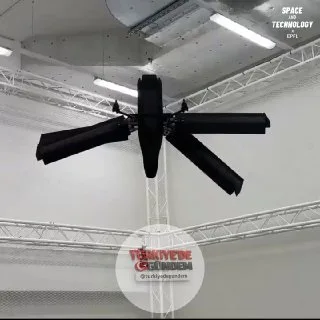 Morpho, EPFL bünyesinden çıkan bir girişim olan Elythor tarafından geliştirilen bir enerji santrali denetim dronudur. Uçuş süresini uzatmak için rüzgardan yararlanan dron, dikey ve yatay uçuş yapabilen ayarlanabilir kanatlara sahiptir. Cihaz; enerji