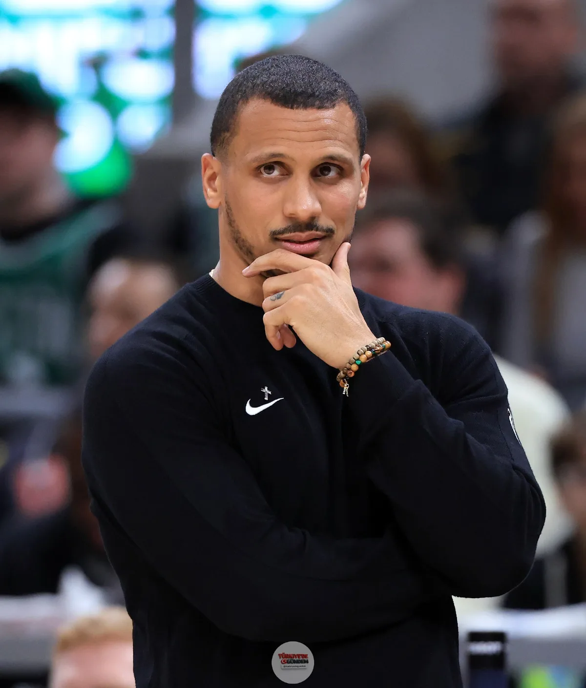 Joe Mazzulla, 2025-2026 NBA Yılın Koçu seçildi.