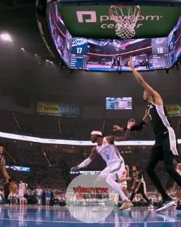 Johnson topu havaya kaldırdı, Wemby smaçla bitirdi. Spurs, 5. maçın ilk çeyreğini 2 sayı geride tamamladı!