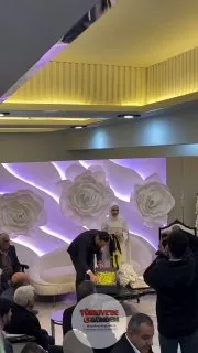 Genç bir kadın, nişanlısına nişan hediyesi olarak forma aldığı anları paylaştı.