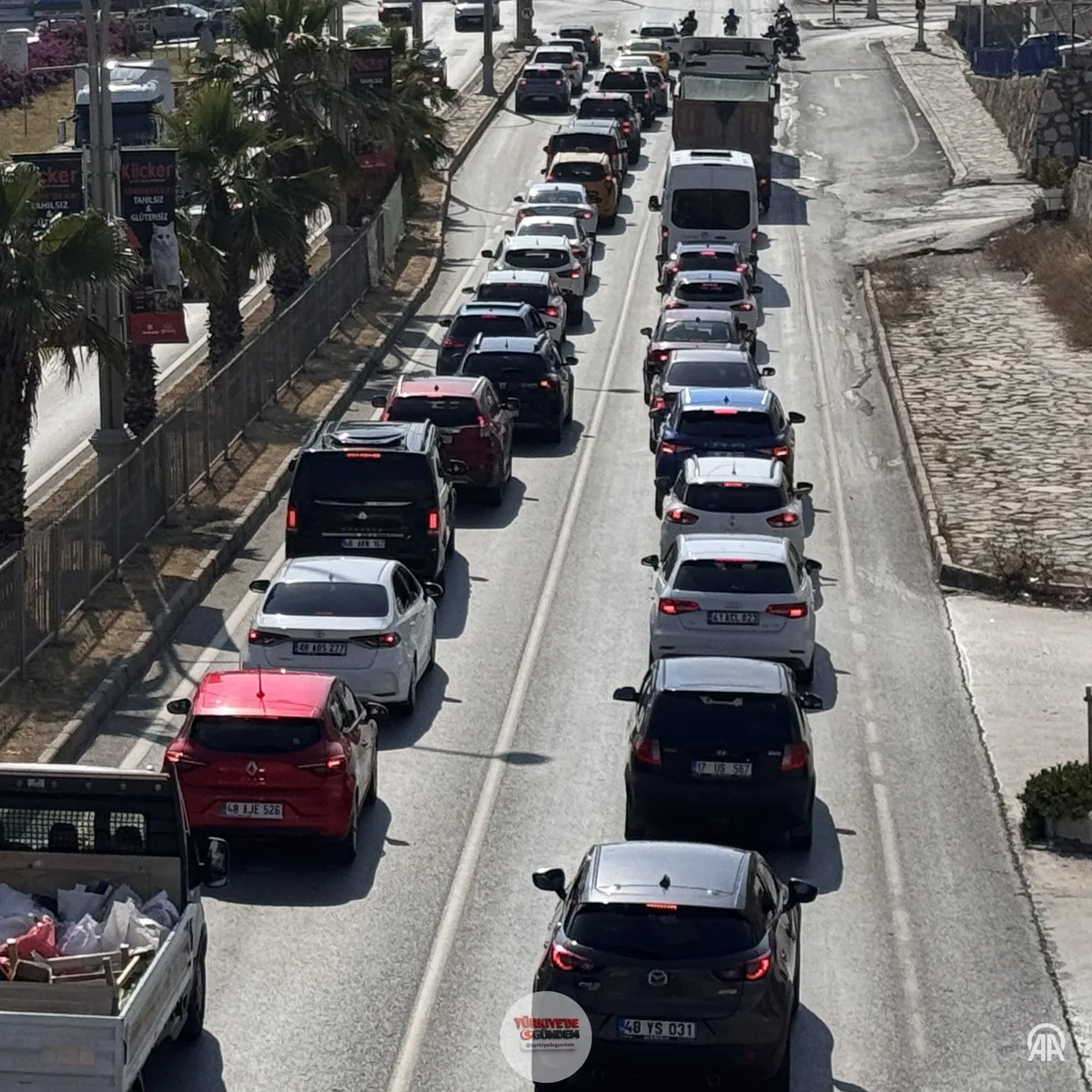 Son 4 günde Marmaris ve Datça'ya 40 binden fazla araç giriş yaptı.