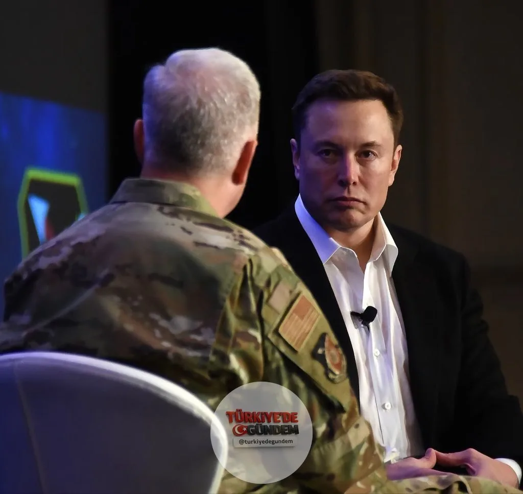 SON DAKİKA: Elon Musk, Ay'da büyük bir askeri üs veya uzay gemisi üssü kurma vaktinin geldiğini açıkladı. ABD Uzay Kuvvetleri, dünyanın ilk uzay askeri üslerini inşa etmesi için SpaceX ile 3 milyar dolarlık bir sözleşme imzaladı.