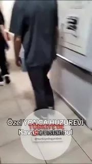 Annesini huzurevine yerleştiren bir kişi, annesinin yere düşerek yaralandığını öğrenince gittiği huzurevinde çalışanları kayda aldı: "Az önce 'annenizi biz ittik' demediniz mi? Ben burada duruyorum memur bey. Annem... Burada durmayayım da nerede dura