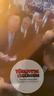 Cumhurbaşkanı Erdoğan, bayramlaşma sırasında çocuklara 200 TL harçlık verdi.