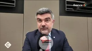 UCM'de Netanyahu hakkında tutuklama emri çıkaran Fransız yargıç Nicolas Gouyou, Visa ve Mastercard'ın tüm kartlarını bloke ettiğini duyurdu. Alışveriş dahi yapamadığını belirten Gouyou, yargıçların, avukatların ve siyasetçilerin baskı altına alındığı