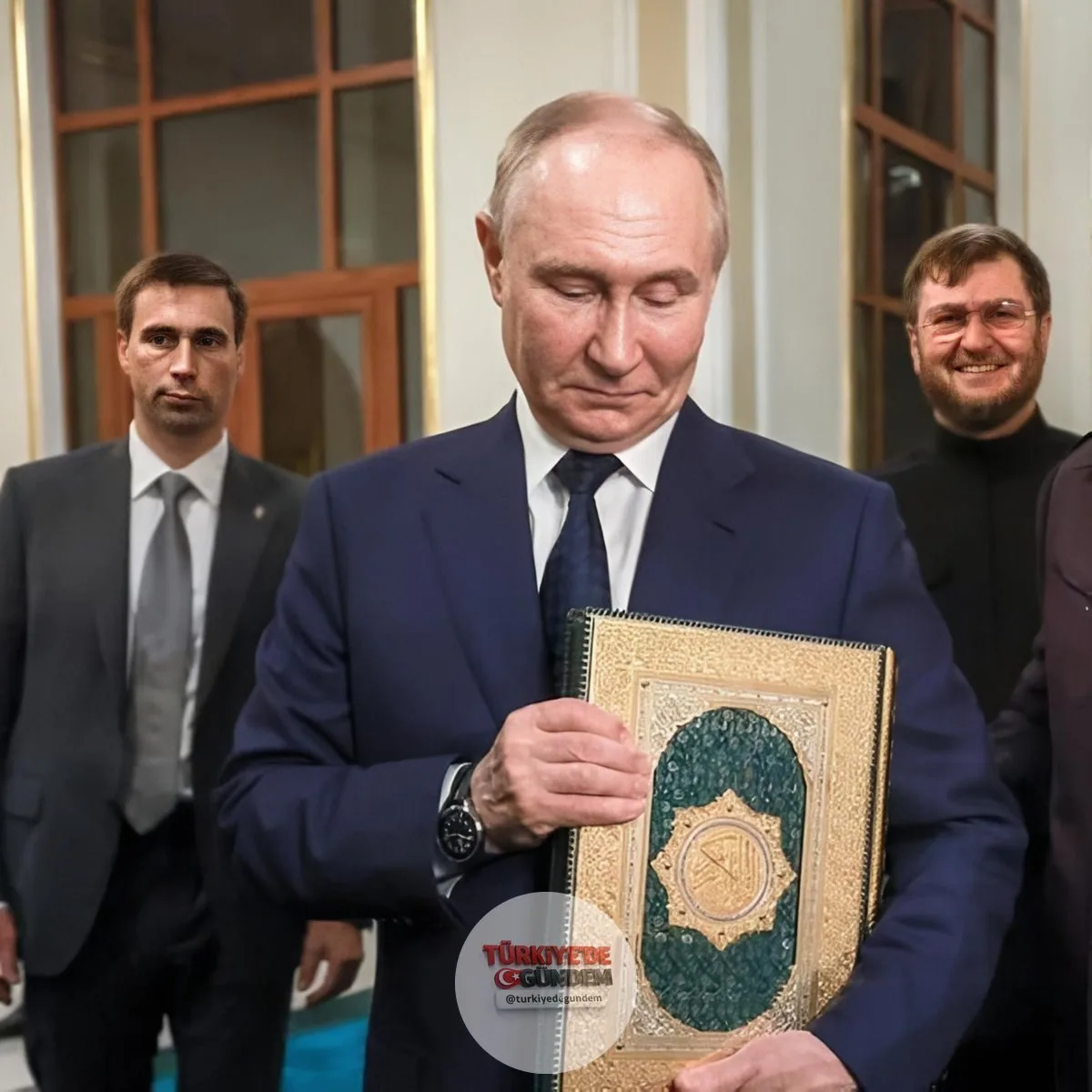 Vladimir Putin: "Müslümanların Kurban Bayramı'nı kutluyorum. Bu bayram, inananları İslam'ın kökleriyle yeniden buluşturarak onları iyiliğe, adalete ve hayırseverliğe çağırıyor."