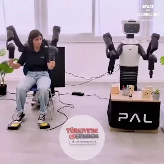 PAL Robotics, Tiago Pro robotu için yeni bir uzaktan kontrol sistemini tanıttı. Sistem, kullanıcıların robotu gerçek zamanlı olarak akıcı ve hızlı tepki veren hareketlerle yönetmesine olanak tanıyor. Robotun tekerlekli tabanı, robotik kolları ve tutu