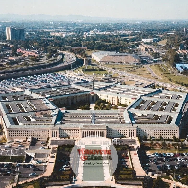 Pentagon, olası bir Küba müdahalesi için ABD askeri birliklerini ve silahlarını konuşlandırdı.