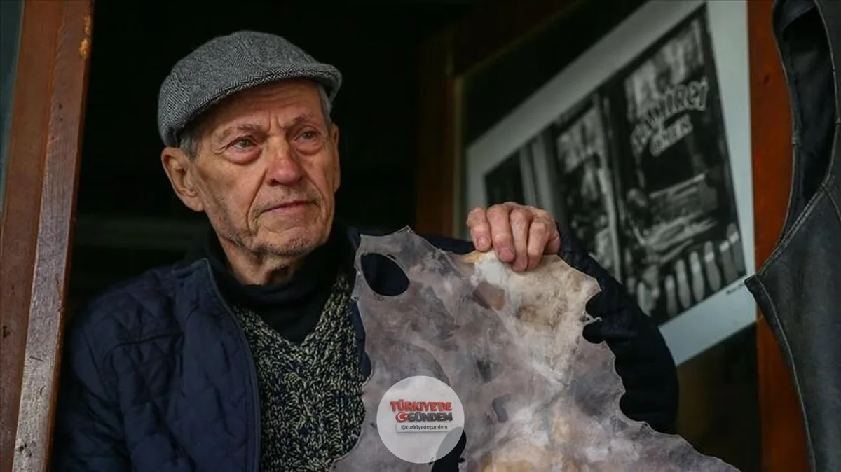 Son karatabak ustası olarak bilinen ve Yaşayan İnsan Hazinesi ödüllü İbrahim Araç, 93 yaşında yaşamını yitirdi