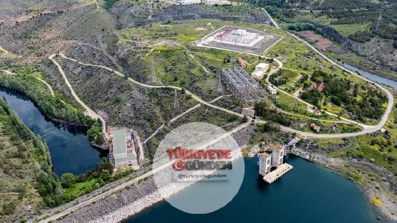 Hirfanlı HES'in rehabilitasyonla verimi artacak ve ömrü uzayacak. Yüzde 92 yerlilik oranıyla yürütülen proje kapsamında santralin ekonomik ömrünün 40-50 yıl daha uzatılması ve türbin veriminin yüzde 94,15'e çıkarılması planlanıyor