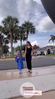 Amerika'da yaşayan oyuncu Ceyda Ateş, kızı Talia'nın mezuniyet heyecanını paylaştı