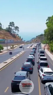 Fethiye-Ölüdeniz yolundaki trafik kameraya yansıdı.