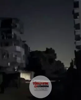 İsrail ordusu gece saatlerinde Gazze'ye yönelik yoğun hava saldırıları düzenledi.
