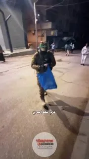 Hamas, Kurban Bayramı dolayısıyla Gazze'deki Filistinlilere şeker dağıtmaya devam ediyor.