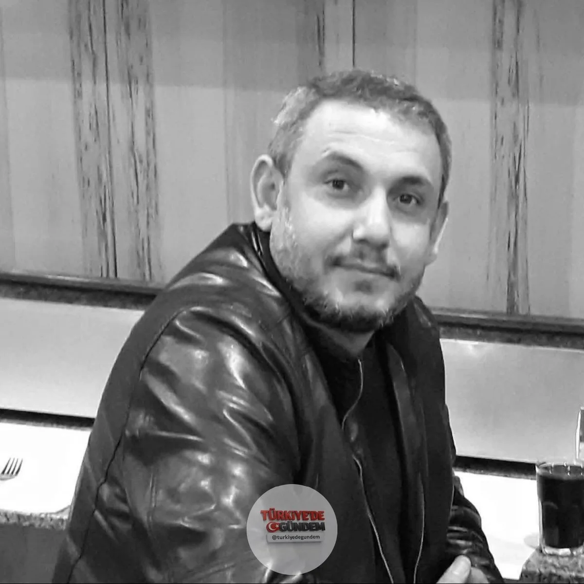 İstanbul'un Tuzla ilçesinde ekip otosunun karıştığı kazada ağır yaralanan polis memuru Aydın Üyenarık, yaklaşık 7 aydır süren tedavisinin ardından şehit oldu.