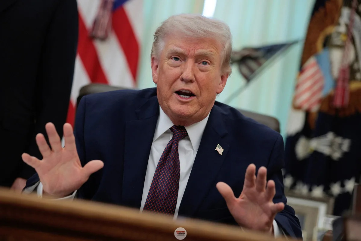 ABD'li bir yargıç, Trump'ın posta yoluyla oy kullanmaya yönelik kısıtlama girişimine şimdilik yeşil ışık yaktı. Reuters World News podcast'ine konuşan Jacob Bogage, söz konusu başkanlık kararnamesinin "federal hükümeti seçimlere çok ama çok detaylı b