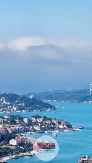 SOLOTÜRK, İstanbul'un fethinin yıl dönümü etkinlikleri kapsamında İstanbul Boğazı üzerinde bir gösteri uçuşu gerçekleştirdi.