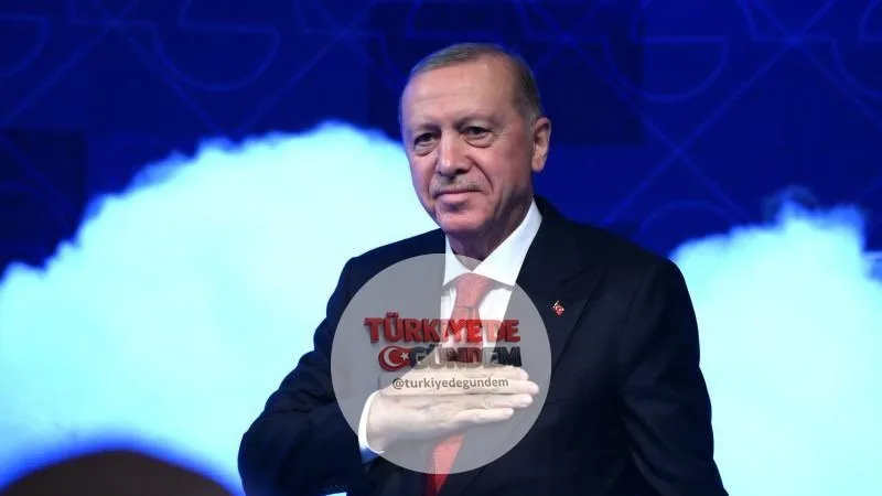 Cumhurbaşkanı Erdoğan: "İstanbul'un fethi, sadece büyük bir zafer ya da bir çağın kapanıp diğerinin açıldığı bir olay değil; dünyanın göz bebeği olan bir şehirde karanlığın aydınlığa dönüşmesidir."