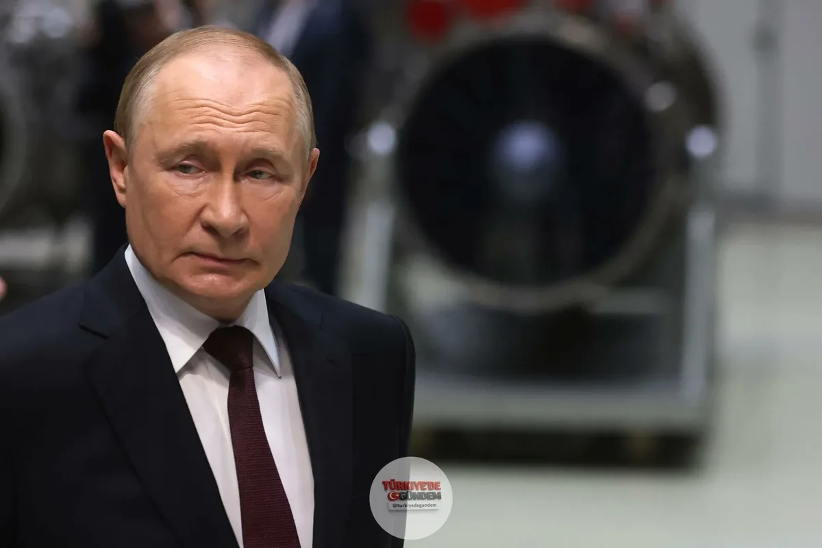 Putin: “Romanya’da bir apartmana isabet eden İHA’nın Rusya’ya ait olduğunu söylemek için henüz erken. Bir inceleme yapılmadan bunu kimse söyleyemez.”