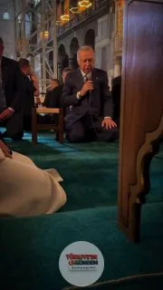 Cumhurbaşkanı Erdoğan, Ayasofya Camii'nde Bakara Suresi'nin ilk ayetlerini okudu.