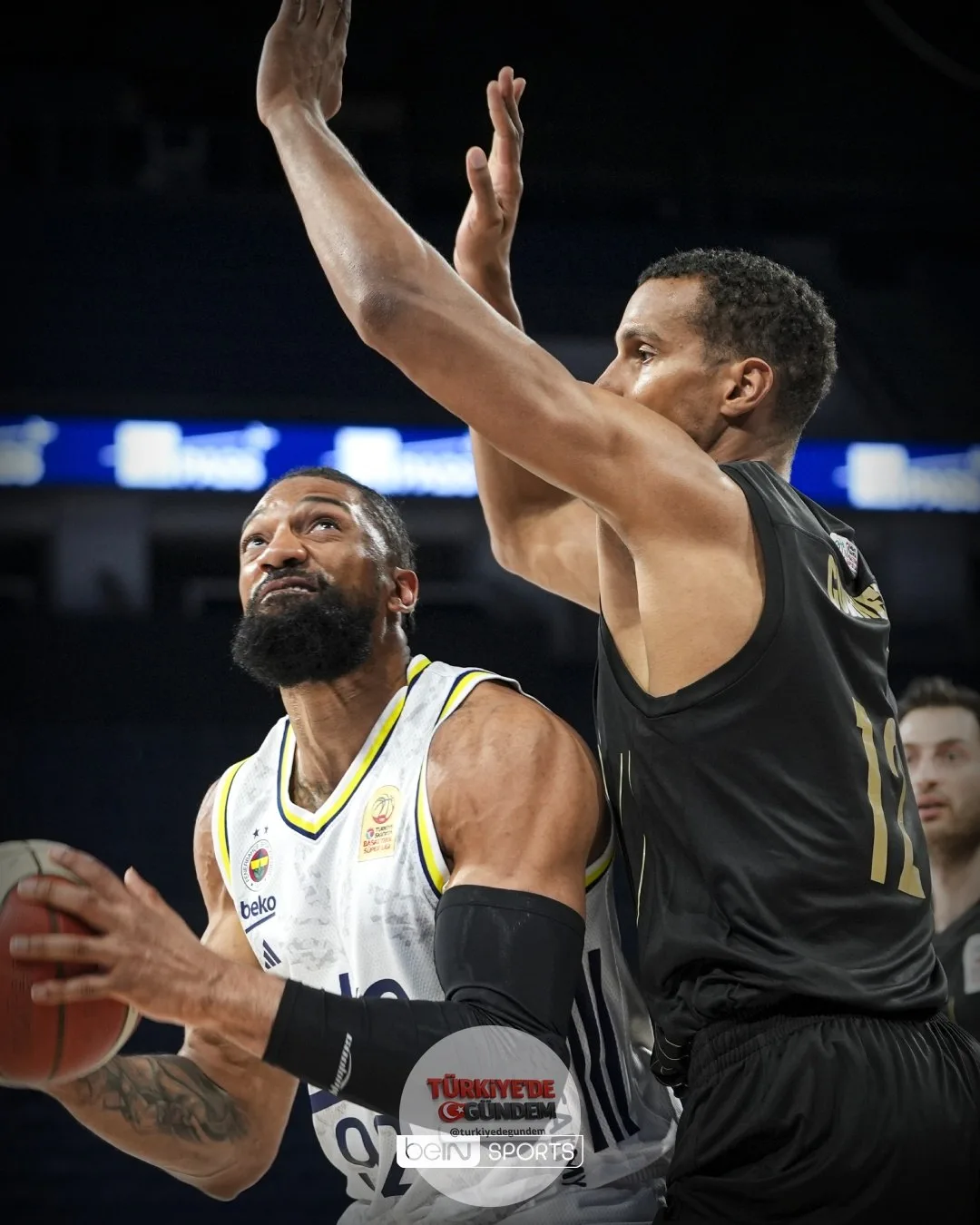 Fenerbahçe Beko, Türkiye Sigorta Basketbol Süper Ligi play-off çeyrek final serisinde Safiport Erokspor karşısında durumu 2-0'a getirerek yarı finale yükselen üçüncü takım oldu! Maç Sonucu: Safiport Erokspor 73-96 Fenerbahçe Beko