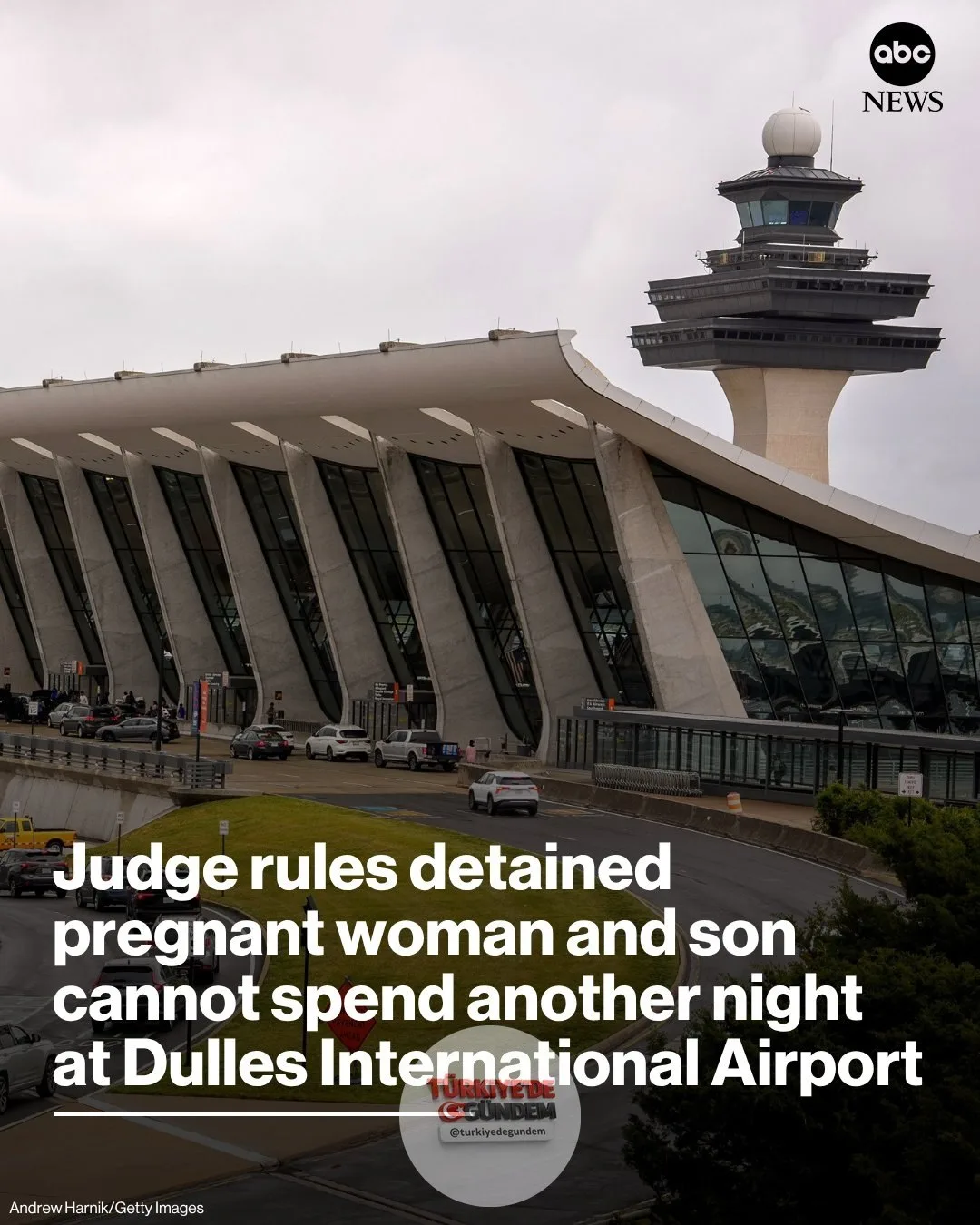 Federal bir yargıç, Cuma günü aldığı kararla, Ganalı hamile bir kadın ve 4 yaşındaki oğlunun, bir haftadan uzun süredir tutuldukları Washington D.C. bölgesindeki bir havalimanında bir gece daha geçiremeyeceğine hükmetti. Devamını oku: